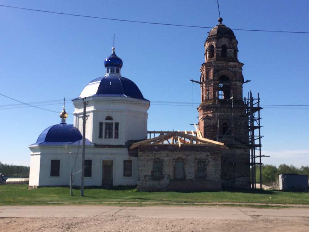 Дм помряскино. Церковь Дмитриево Помряскино. Дмитриево-Помряскино Ульяновская. Село Дмитриево Помряскино. Церковь в Старомайнском районе.